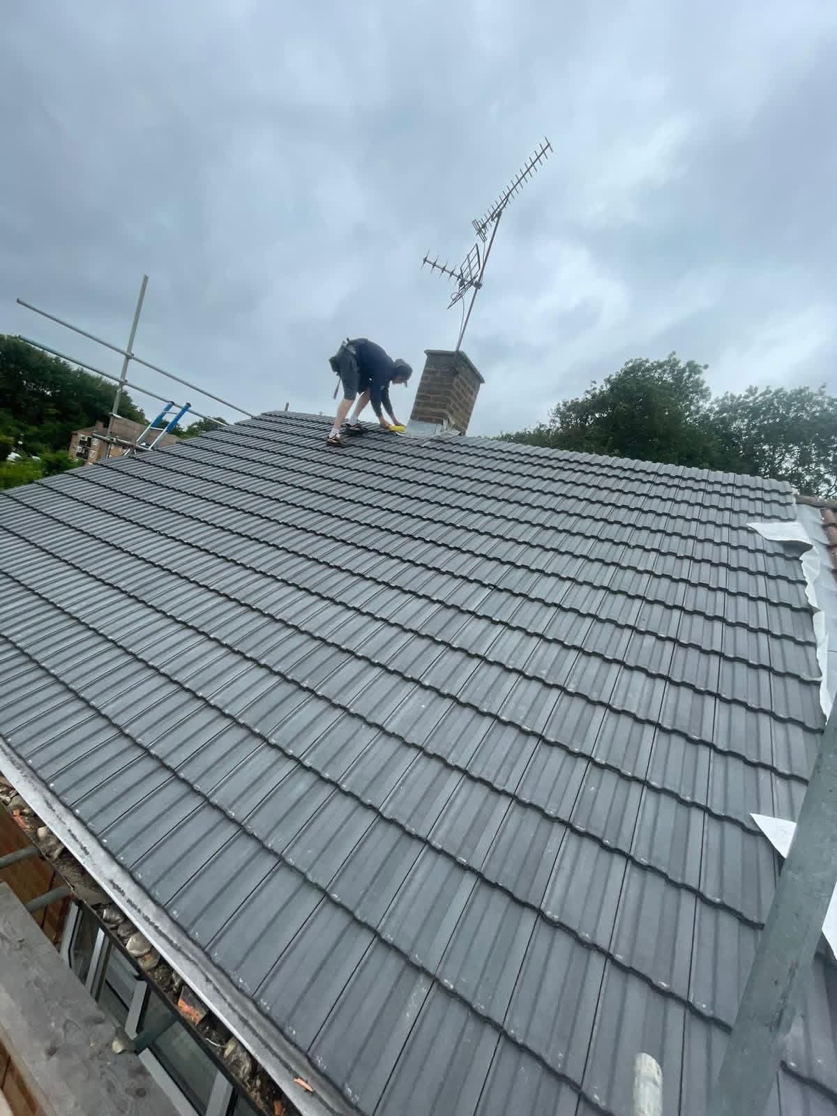 Flat roof installation